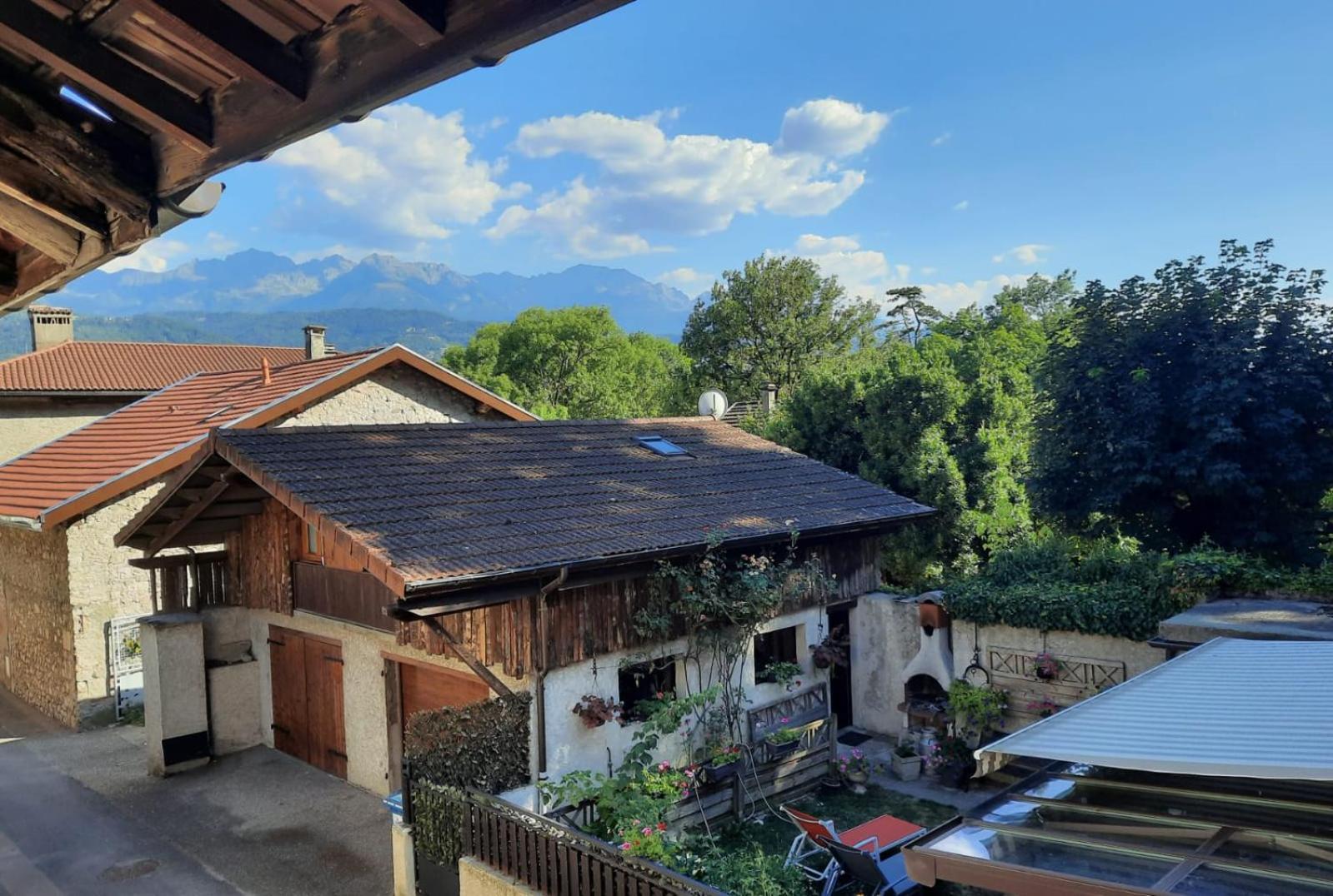 Maison De Village Au Pied De La Montagne Lumbin Bagian luar foto